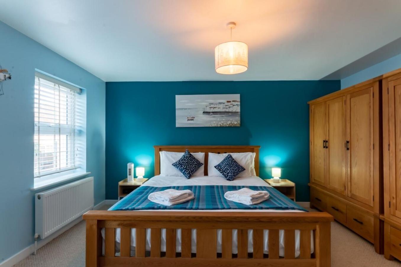 Stylish Coastal & Parking By Adliv Holiday home
