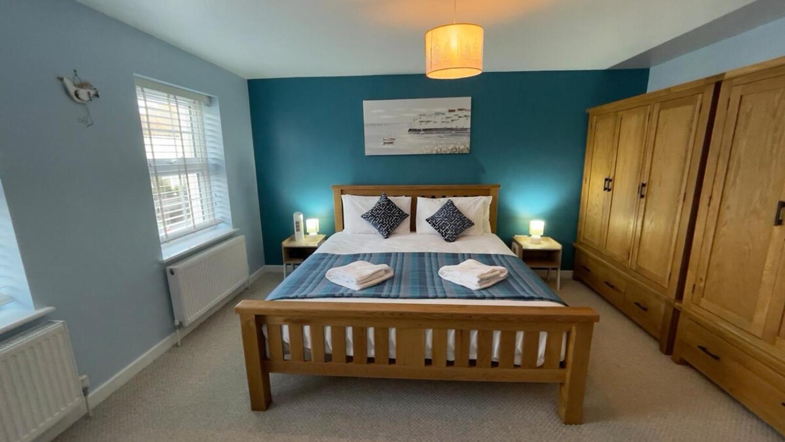 Stylish Coastal & Parking By Adliv Holiday home *
