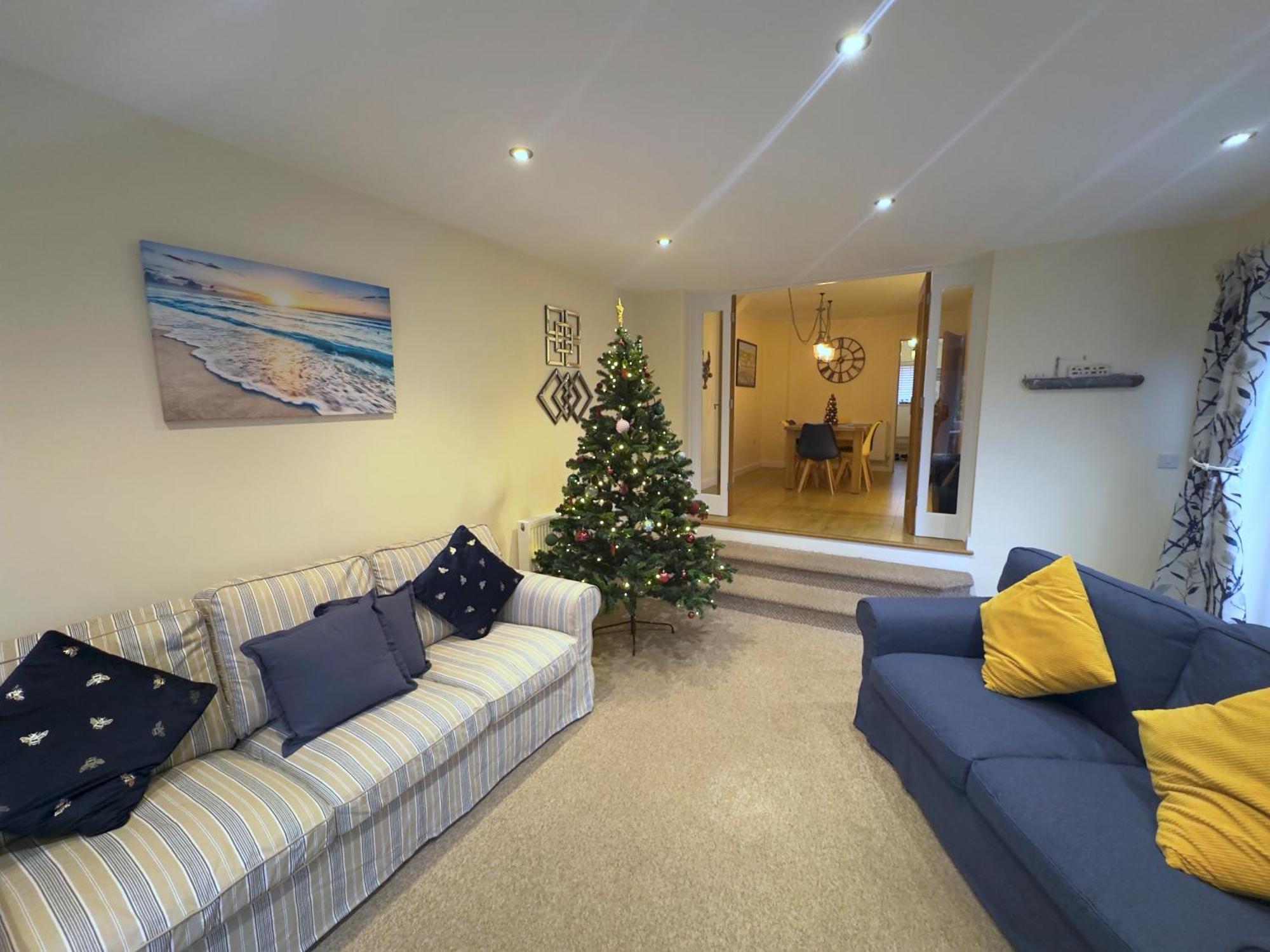 Stylish Coastal & Parking By Adliv Holiday home
